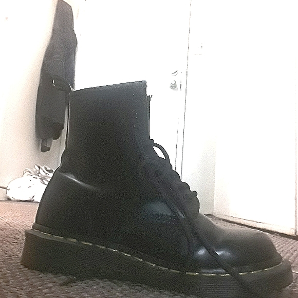 BRAND NEW DOC MARTINS HIGH TOPS - Picture 1 of 2